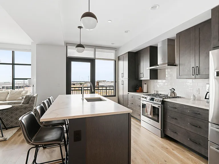 5 Gadsdenboro St #509 — Photo 2