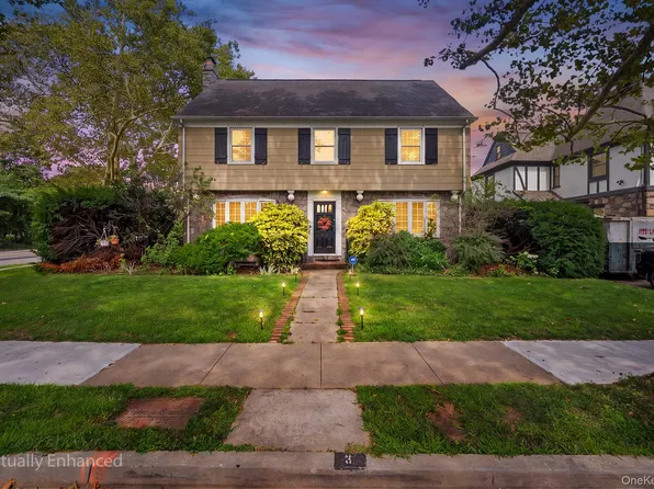 3 Demott Avenue, Rockville Centre, NY 11570