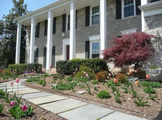 13120 Applegrove Ln, Herndon, VA 20171