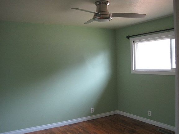 5th image of 502 Holly St