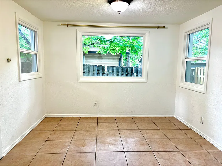 12638 SE Foster Rd — Photo 9
