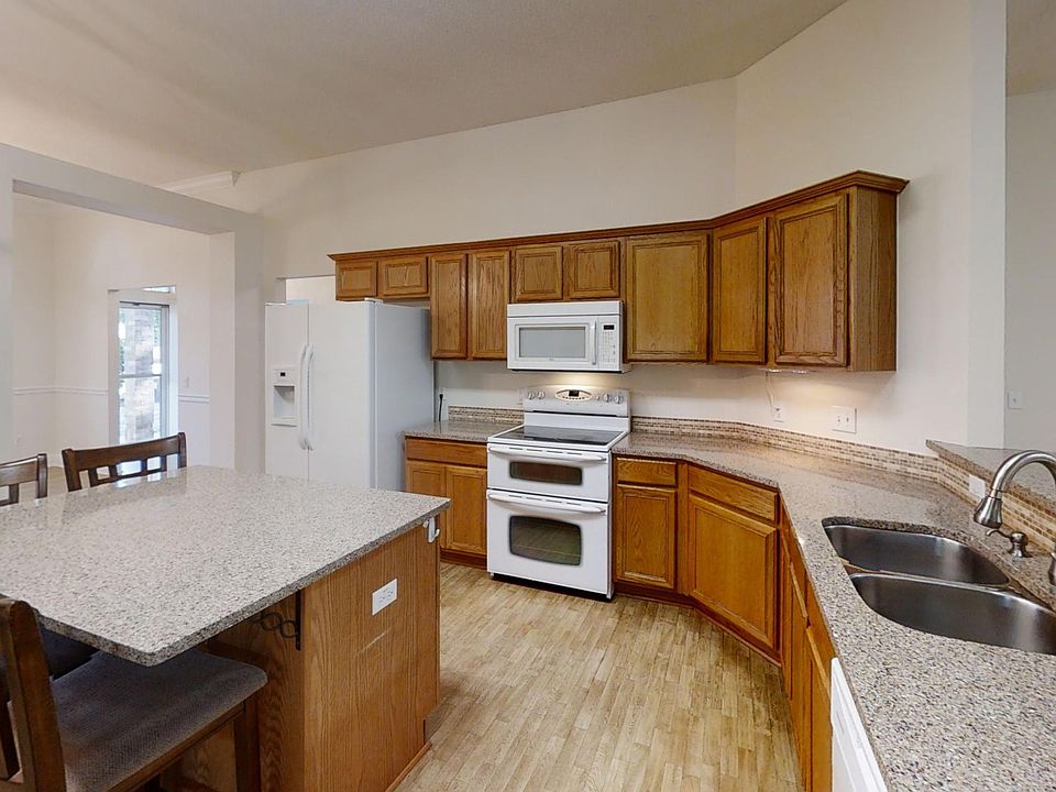 1st image of 7392 Brewster St