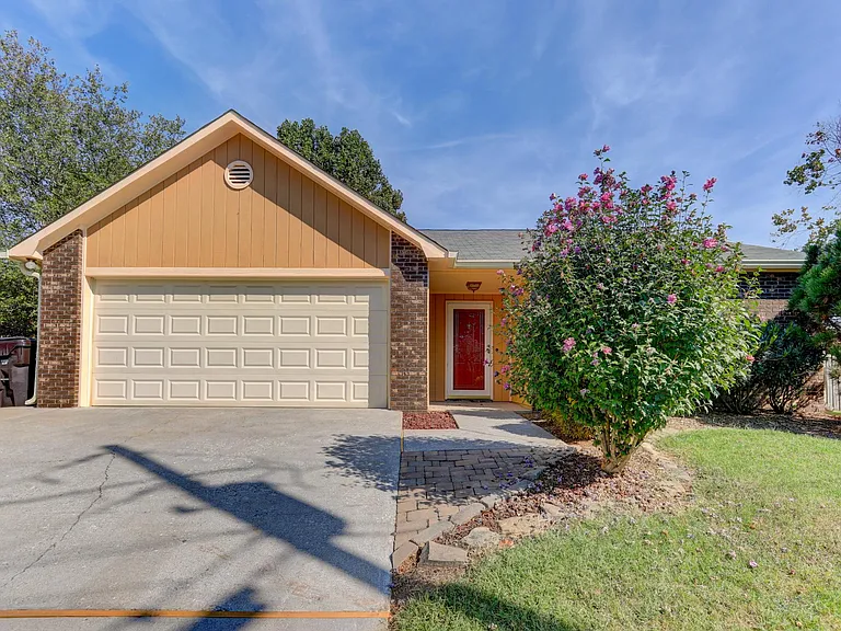 800 Black Rock Cir — Photo 21