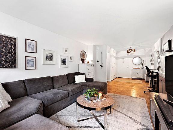 2nd image of 420 E 72nd St APT 5G