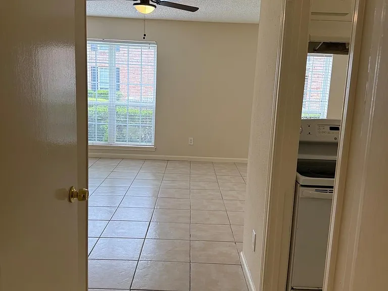 6402 Del Monte Dr #60 — Photo 8