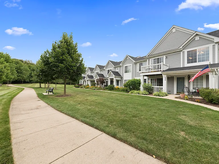 690 Lincoln Station Dr — Photo 19