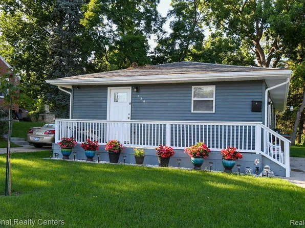 136 W Yale Ave, Pontiac, MI 48340