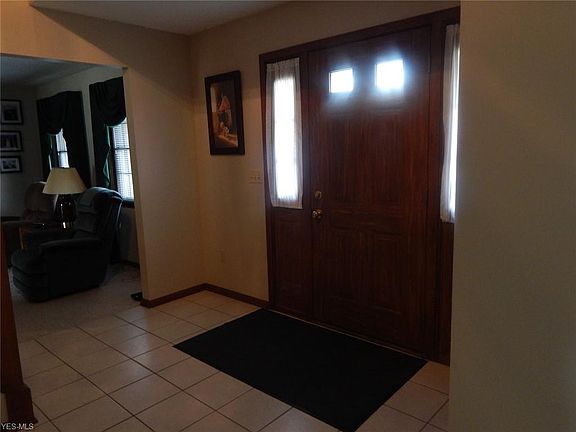 4th image of 8412 N Bluff Dr