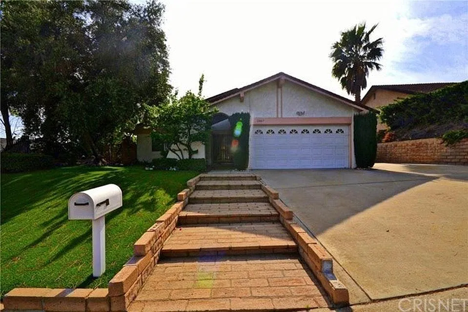 11467 Amigo Ave