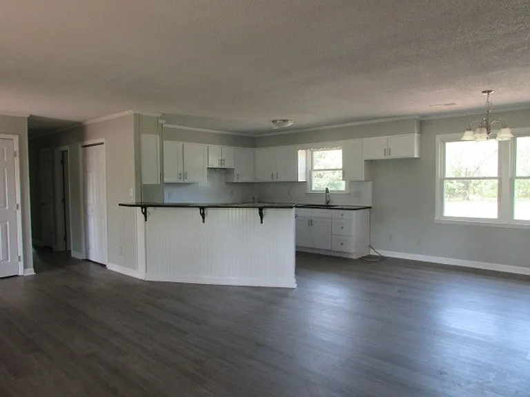 2940 Steeplechase Dr — Photo 2