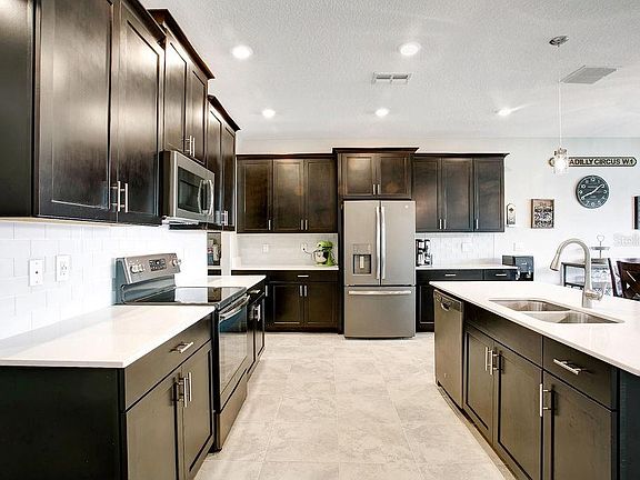 4th image of 10037 Yellow Jasmine Dr