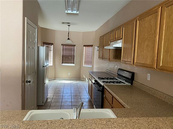 4th image of 608 Cowboy Cross Ave