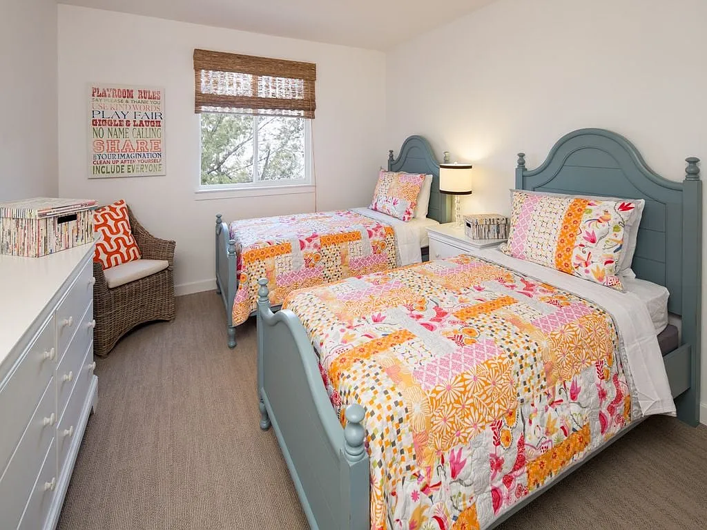 Yardley Crossing Luxury Apt and Townhomes — Photo 3