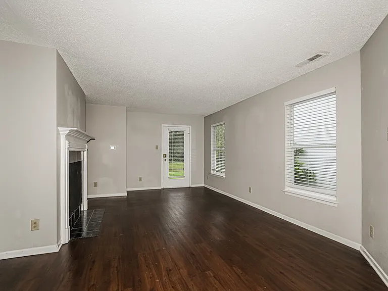 3015 Redland Ln — Photo 6