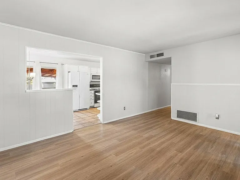 4712 Delamar Ave NE — Photo 10