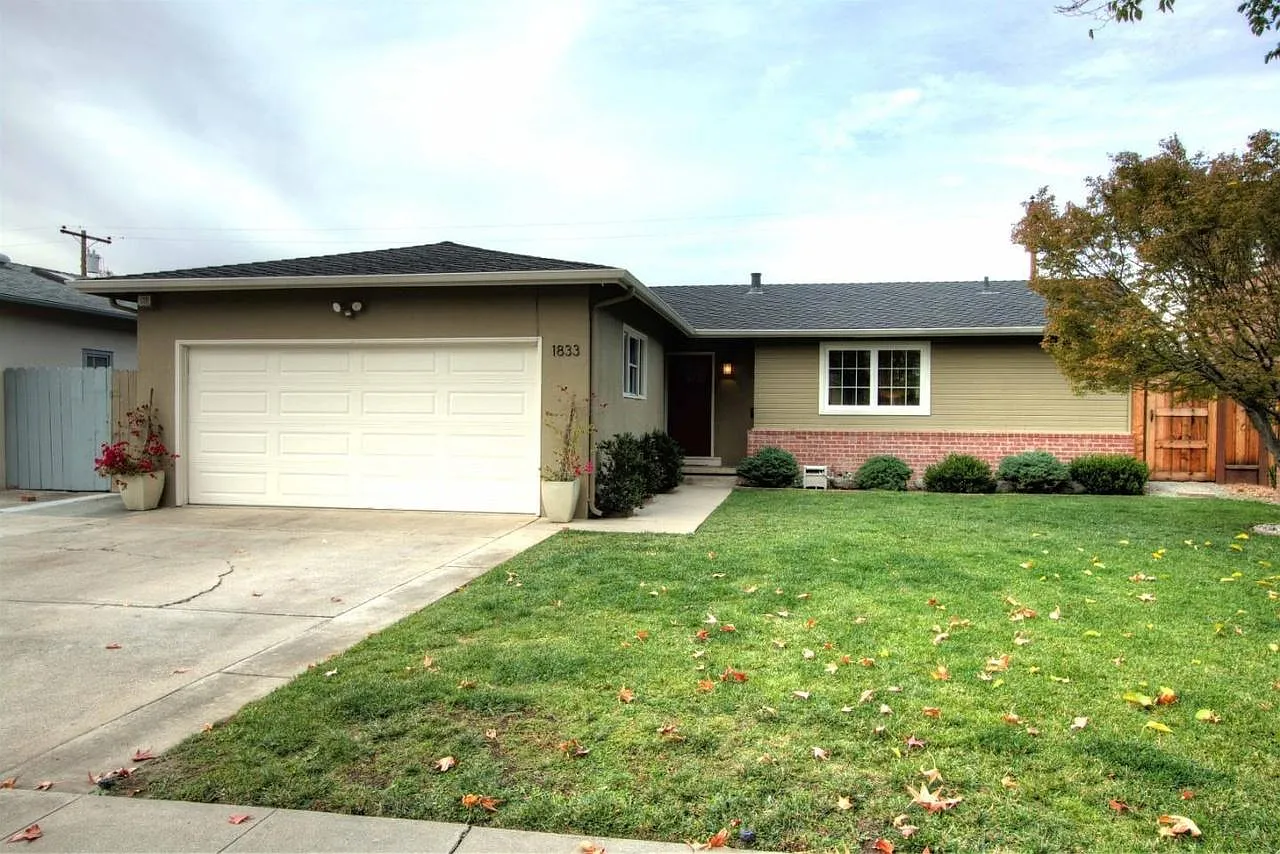 3 bed, 1202 sqft, $4,850 — Photo 3