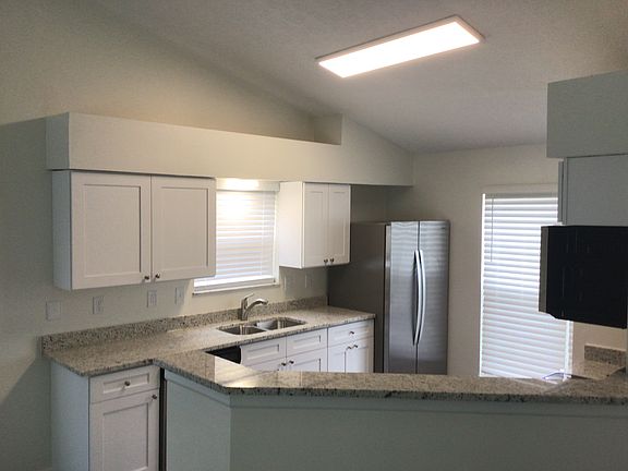 5th image of 4586 Coachford Dr