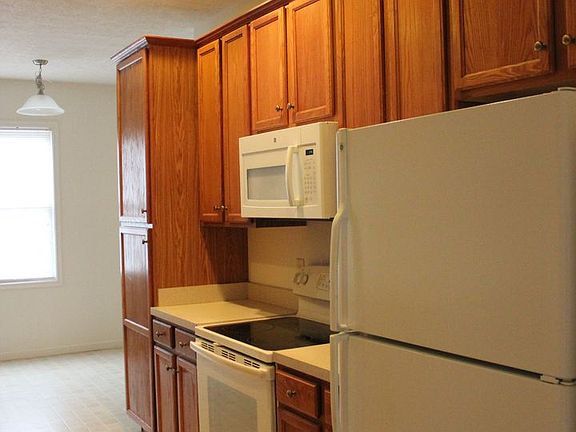 3rd image of 1410 Verdant Spring Ln