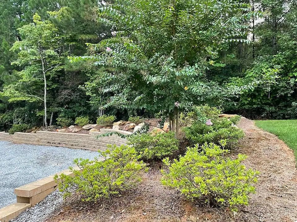 1st image of 3601 Hampstead Ln NE