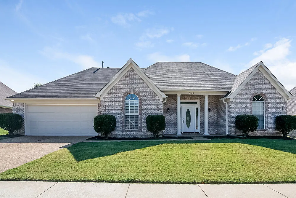 4 bed, 2.0 bath, 2155 sqft, $2,395 — Photo 1