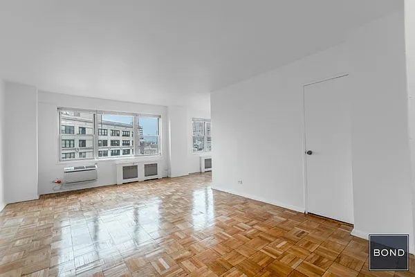 Rented by Bond New York | media 10