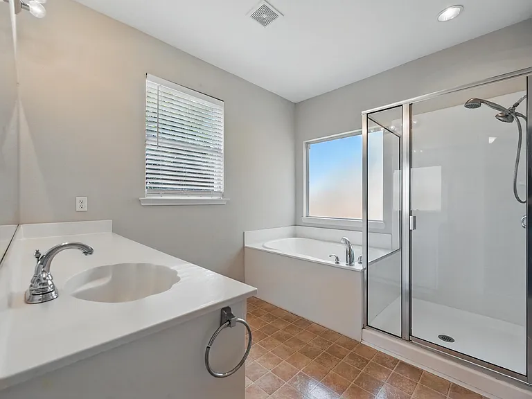 7464 Maroon Dr — Photo 8