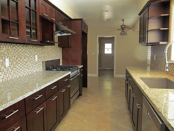 Cooks kitchen!!! updated appliances