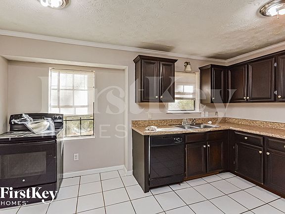 5th image of 975 Martin Rd