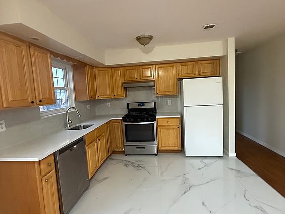 4th image of 335-345 Broadway Floor 2