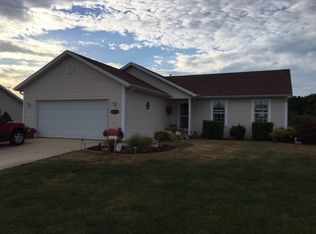 1001 Cottonwood Ln, Waterloo, IL 62298