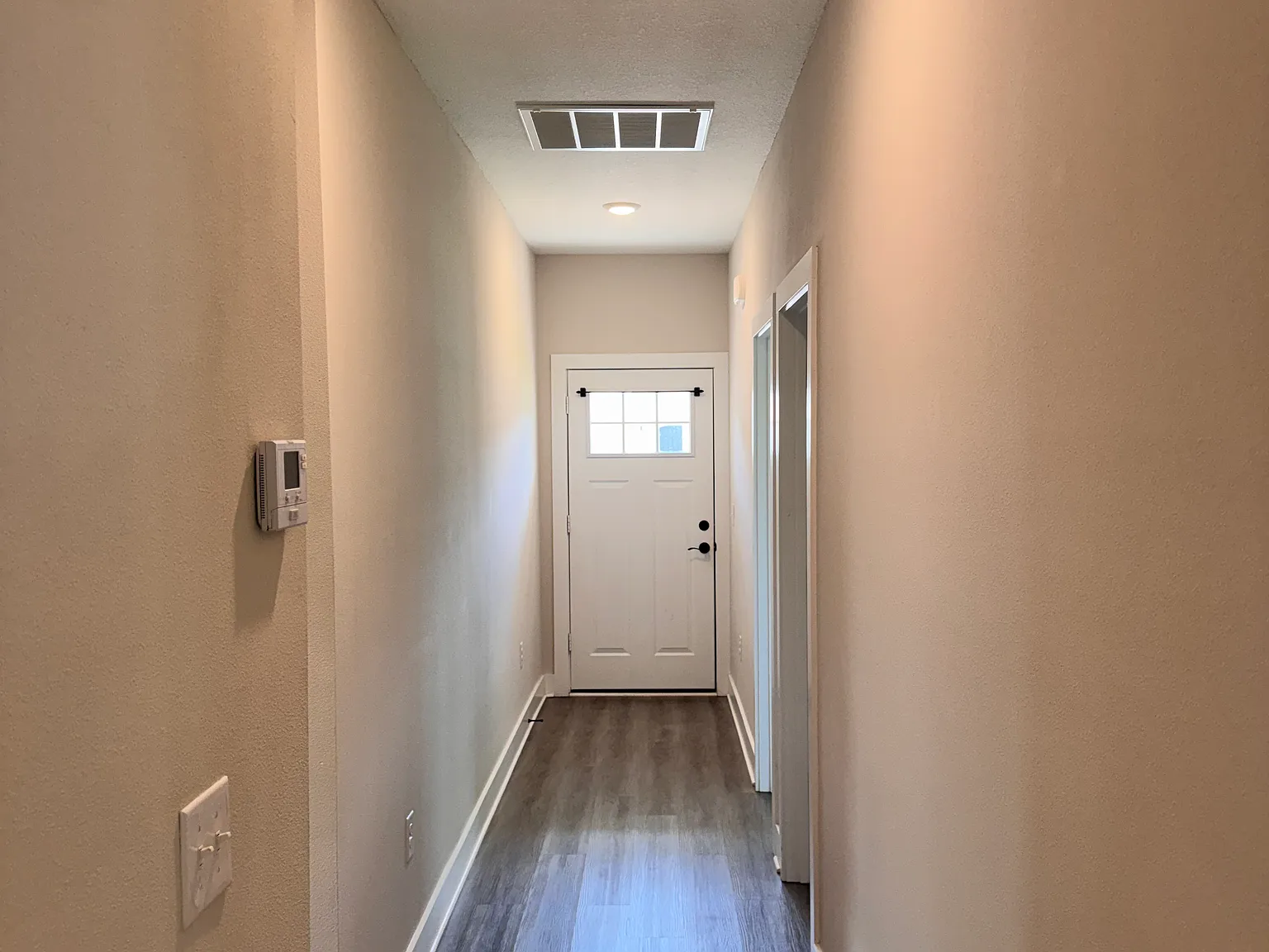 3 bed, 1365 sqft, $2,000 — Photo 3