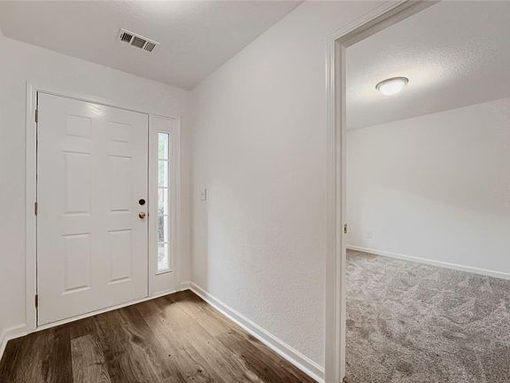 3rd image of 4651 Ravenwood Loop