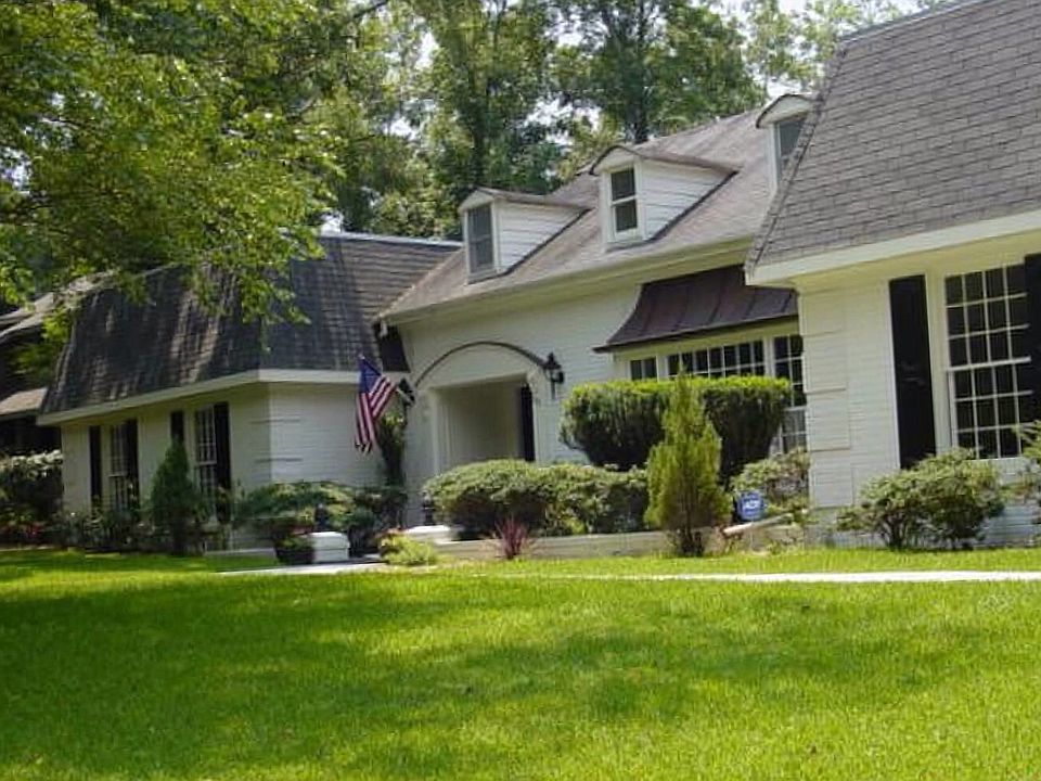 1st image of 218 Shaftesbury Ln