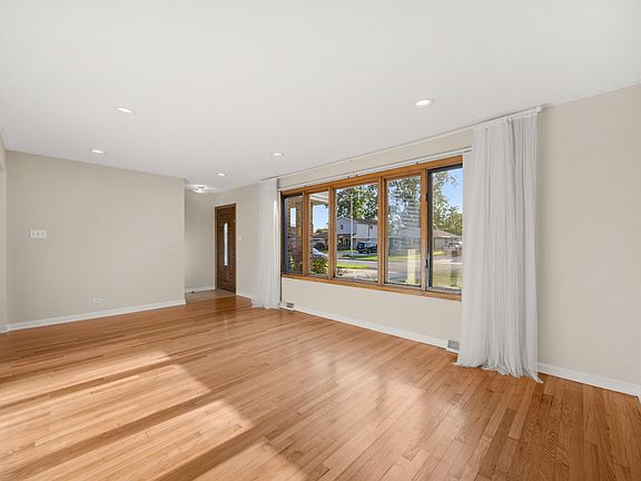 4th image of 11009 S Mansfield Ave