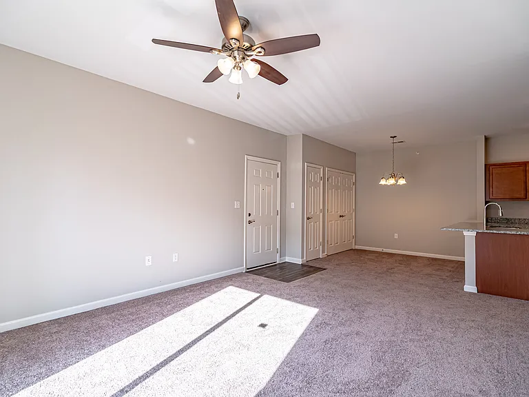 Saddlebred Park Apartments — Photo 23