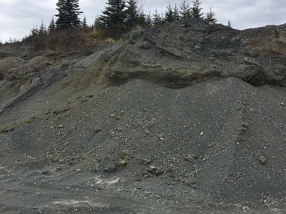 3rd image of 695 Gravel St