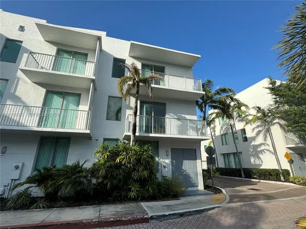 2146 Van Buren St APT 406, Hollywood, FL 33020