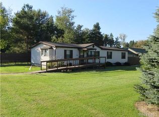 2976 Drum Rd, Gasport, NY 14105