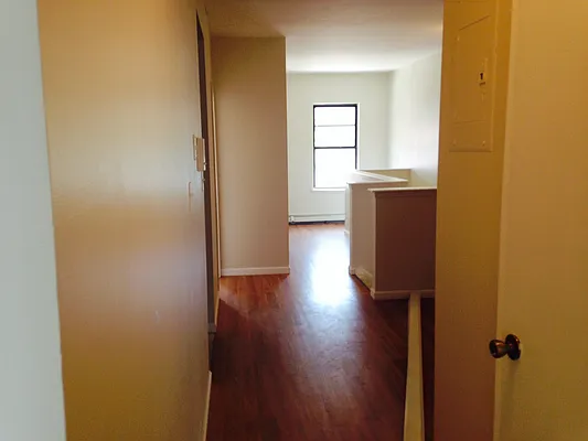 Rented by Premier Metro Realty Corp | media 39