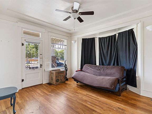 5th image of 1615 E 9th St