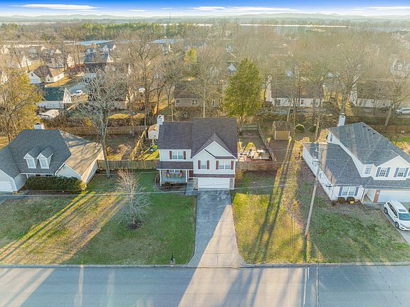2nd image of 211 Sam Davis Dr