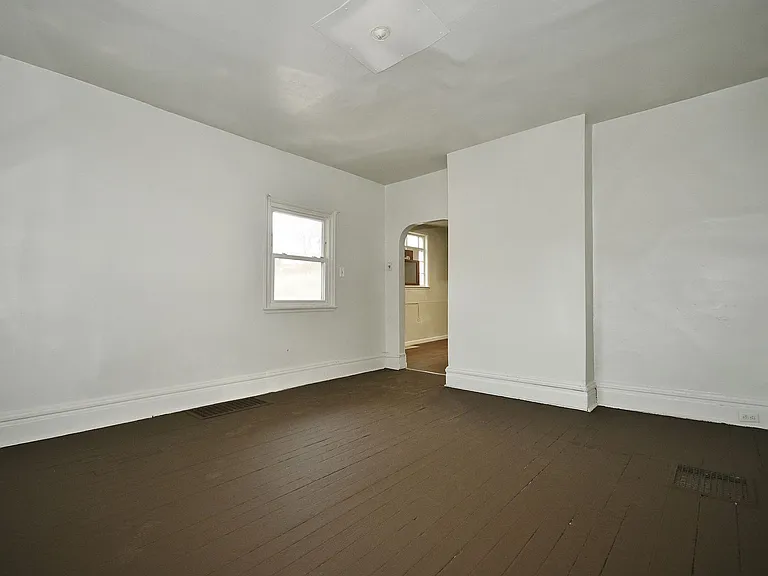 1243 Evans St — Photo 7