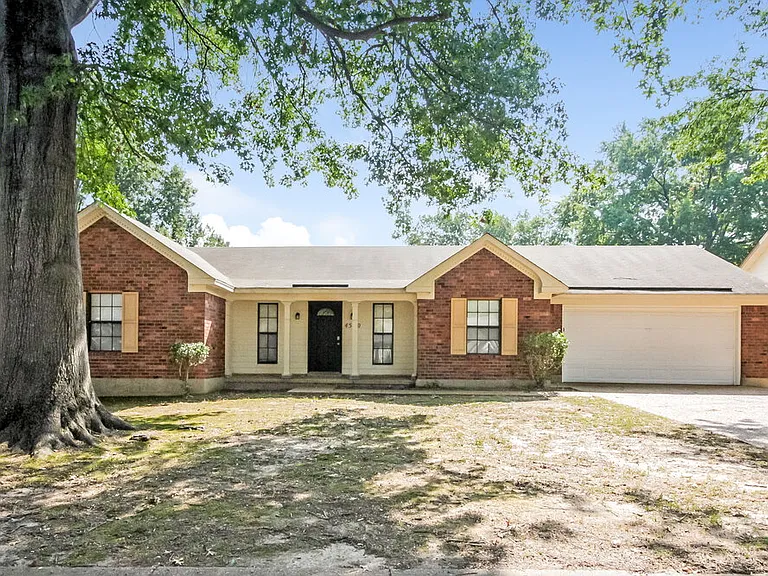 4580 Blandford Dr — Photo 1