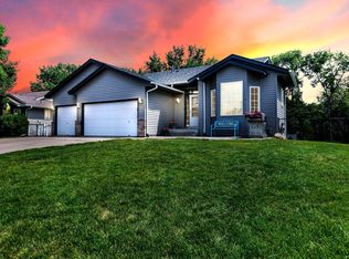 4423 Helena Way N, Oakdale, MN 55128