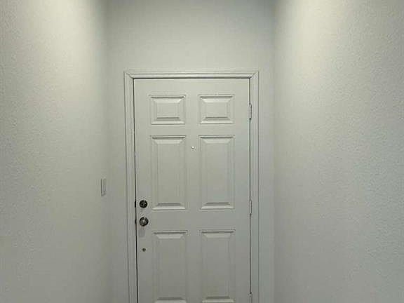 5th image of 223 Camargue Dr