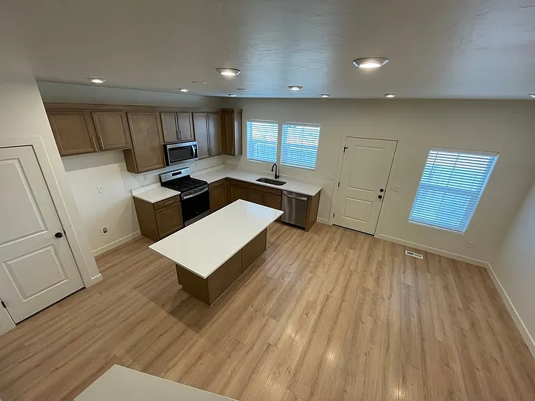 4356 E Hurstbourne Dr — Photo 20