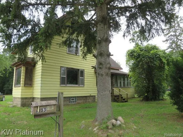 1433 Mill St, Algonac, MI 48001