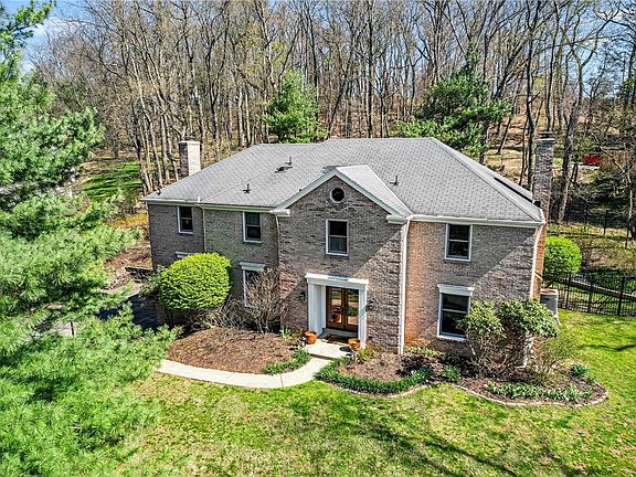 2nd image of 119 Shadow Ridge Dr