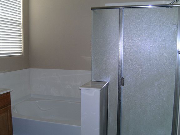 4th image of 1191 Villaggio Cir