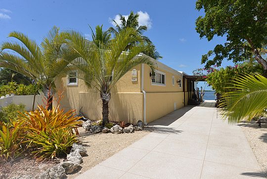 4th image of 209 Camelot Dr